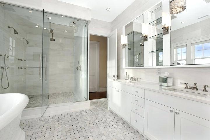 Finding the Best Frameless Glass Shower Doors Installation in Toronto