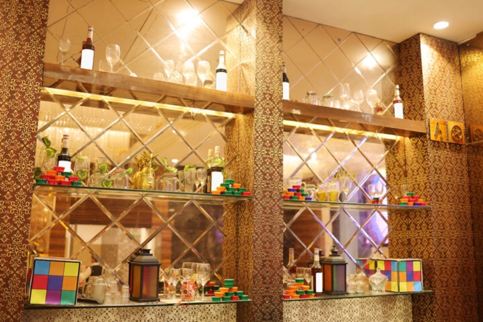 Restaurant Mirror